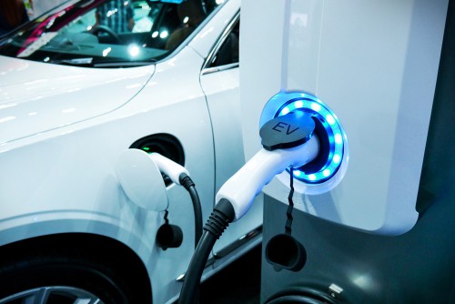 Discussing the Pros and Cons of Electric Vehicles